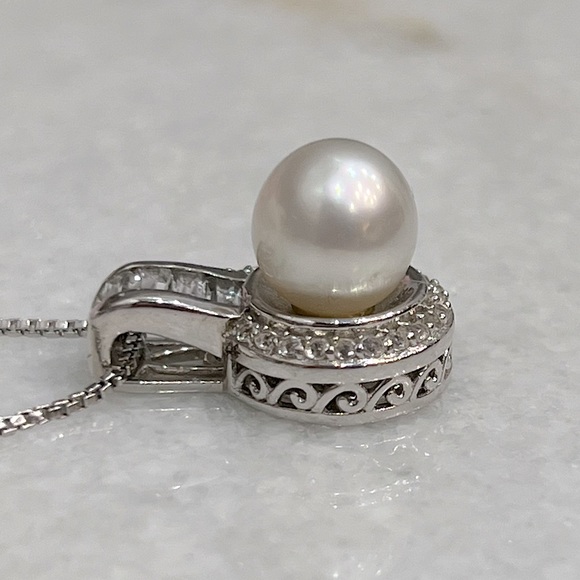 White South Sea Pearl White Topaz Sterling Silver Pendant Necklace - Picture 6 of 12